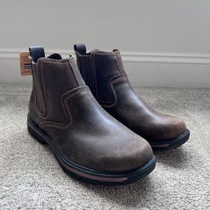 NWT Skechers RelaxedFIT Boots